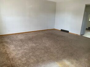 2807 Glenwood Ave, Unit #1 in Rockford, IL - Building Photo - Building Photo
