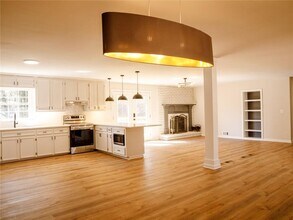 95 Simpson Dr NE in Kennesaw, GA - Building Photo - Building Photo