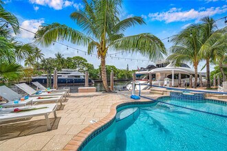 1329 SW 12th Ct in Fort Lauderdale, FL - Building Photo - Building Photo