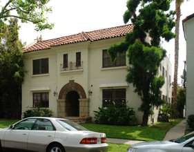 120 N Almont Dr in Beverly Hills, CA - Building Photo - Building Photo