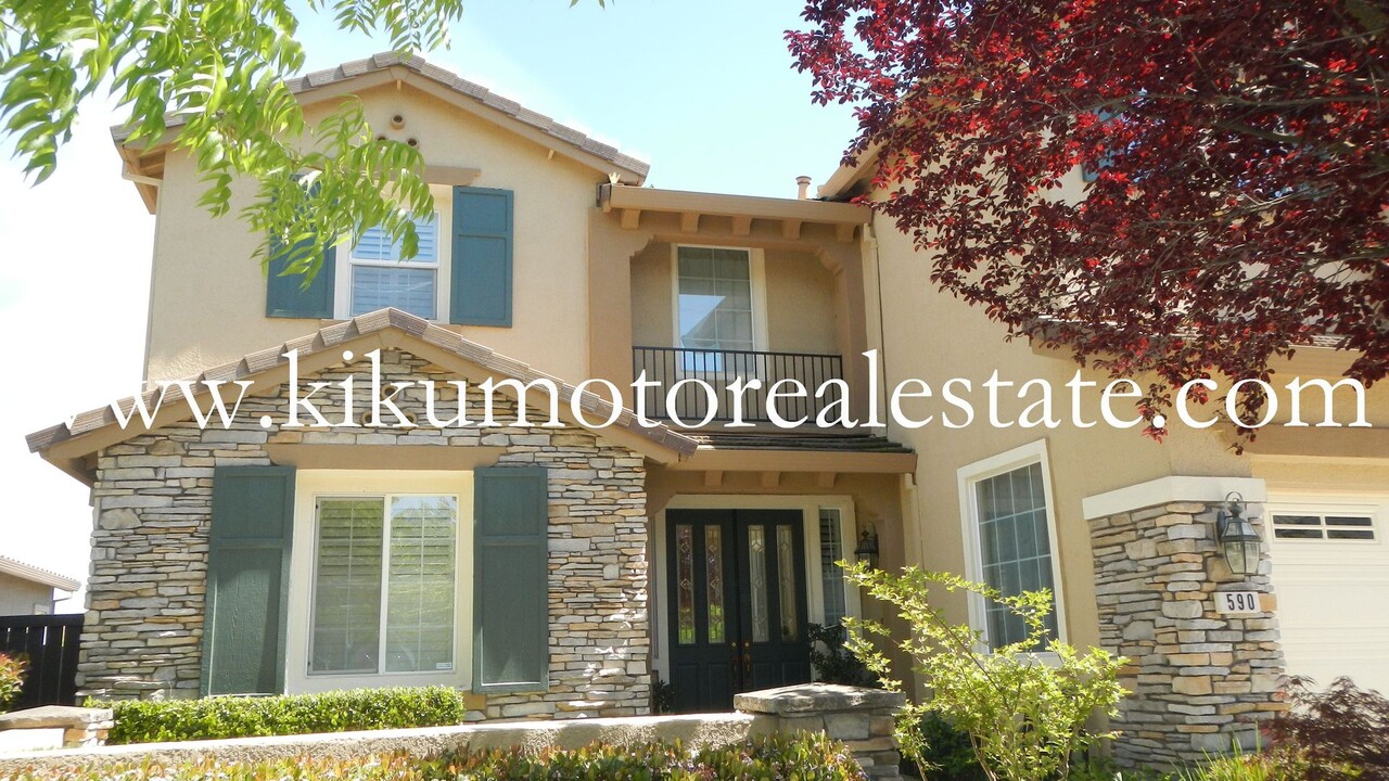 590 Hawkcrest Cir in Sacramento, CA - Building Photo