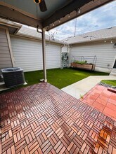 402 Crater Lake Dr in Pflugerville, TX - Building Photo - Building Photo