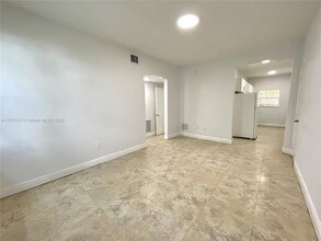 1030 Jefferson Ave in Miami Beach, FL - Building Photo - Building Photo