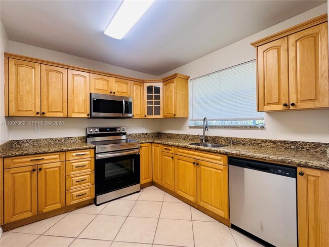 8791 NW 12th St in Pembroke Pines, FL - Building Photo - Building Photo