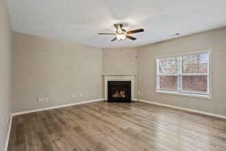 26 Deckers Way in Greenville, SC - Foto de edificio - Building Photo