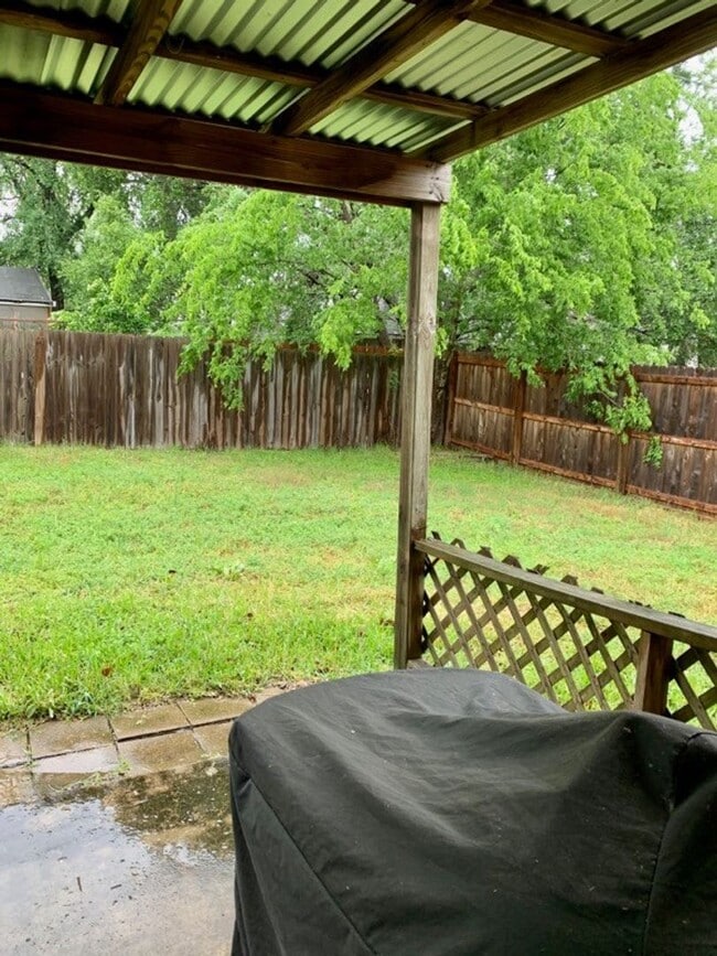 2525 Allen Ridge Dr in Bryan, TX - Building Photo - Building Photo