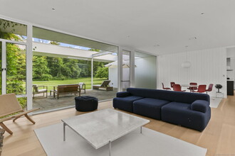 90 Lambert Rd in New Canaan, CT - Building Photo - Building Photo