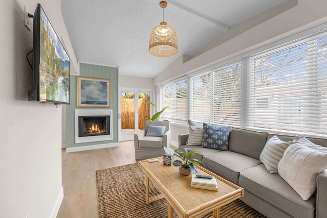 637 S Orlando Ave in Cocoa Beach, FL - Building Photo - Building Photo