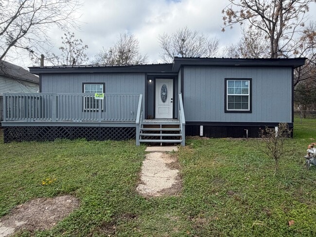 806 S Rusk Ave in Cameron, TX - Foto de edificio - Building Photo