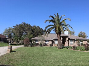 2052 Watersedge Dr in Deltona, FL - Building Photo - Building Photo