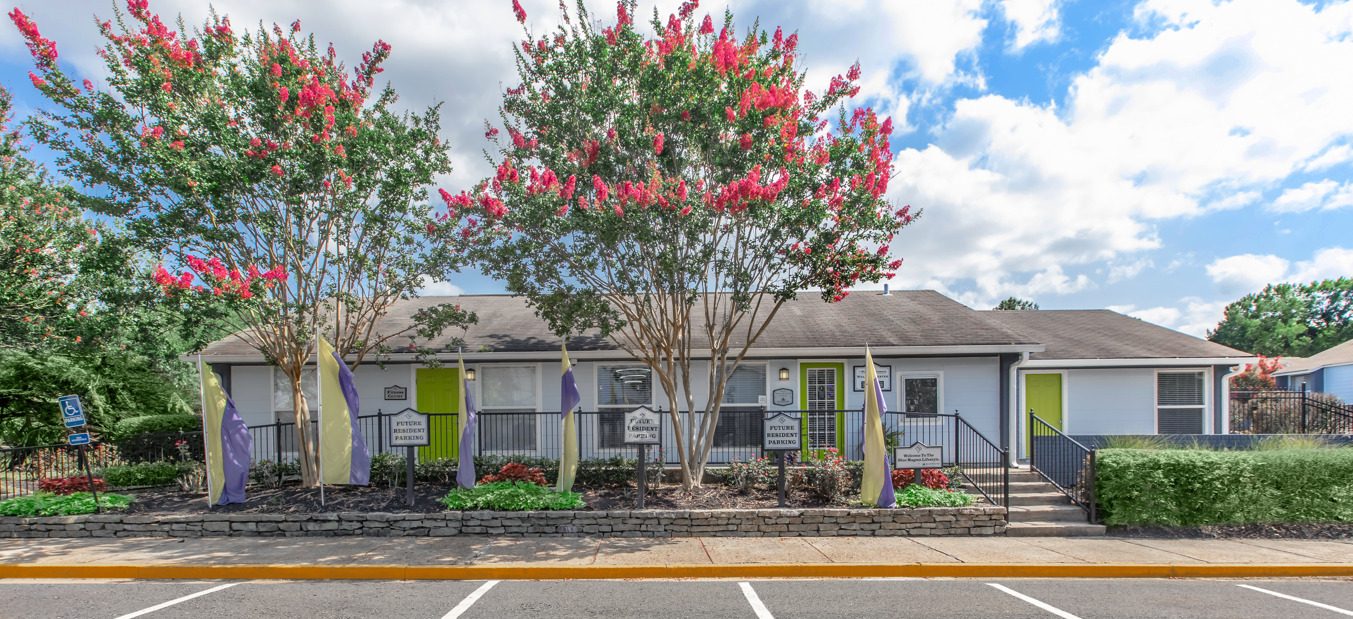 The Park at Sussex in Jackson, MS - Building Photo