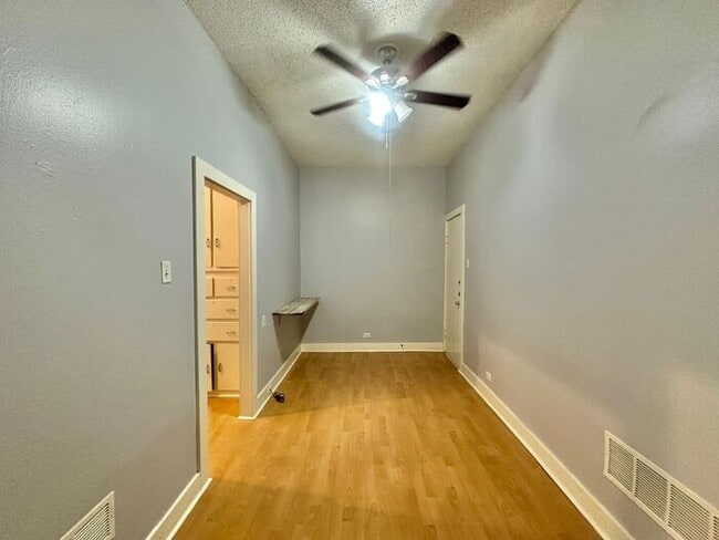 property at 709 S Broadway Ave