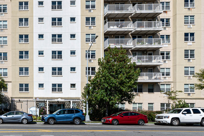 The Nautilus in Rockaway Beach, NY - Building Photo - Building Photo