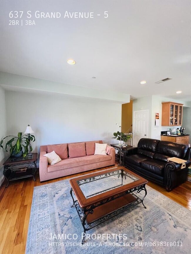 637 S Grand Ave in Los Angeles, CA - Building Photo - Building Photo