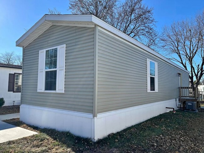 1915 SW 12th St in Lincoln, NE - Foto de edificio - Building Photo