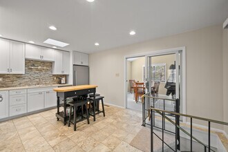 438 Sylvan Dr in Fontana, WI - Building Photo - Building Photo