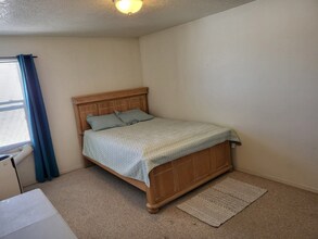 4747 Spanish Sun Ave NE in Albuquerque, NM - Building Photo - Building Photo