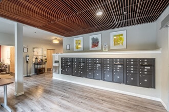 30 Bellevue in Bellevue, WA - Building Photo - Lobby