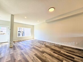 8313-8376 76 Ave NW in Edmonton, AB - Building Photo - Building Photo
