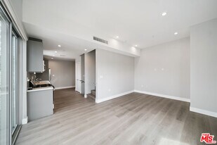 1223 Hayworth Ave in West Hollywood, CA - Building Photo