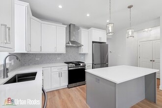 6423 N Washtenaw Ave, Unit J05W in Chicago, IL - Foto de edificio - Building Photo