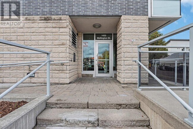 1433 Wellington St. W in Ottawa, ON - Building Photo - Building Photo