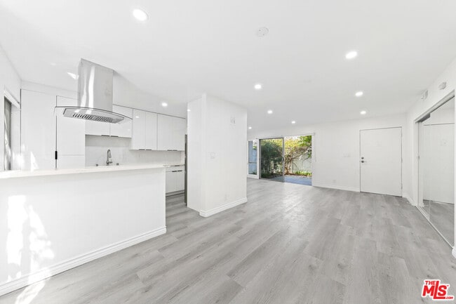 825 16th St in Santa Monica, CA - Building Photo - Building Photo