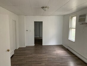 3714 E 50th St in Cleveland, OH - Building Photo - Building Photo