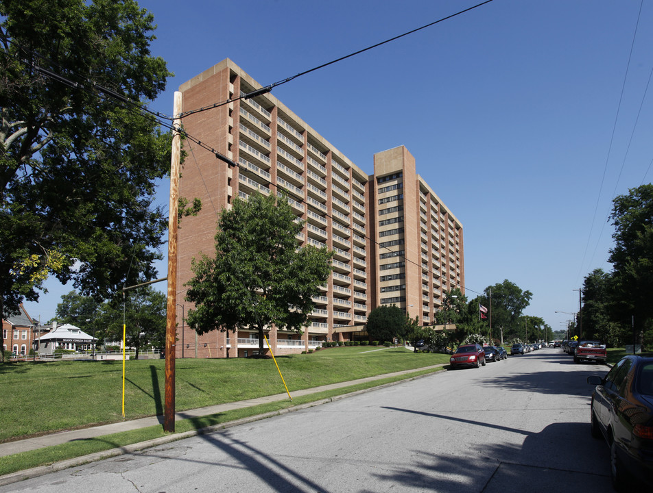 Parthenon Towers in Nashville, TN - Foto de edificio