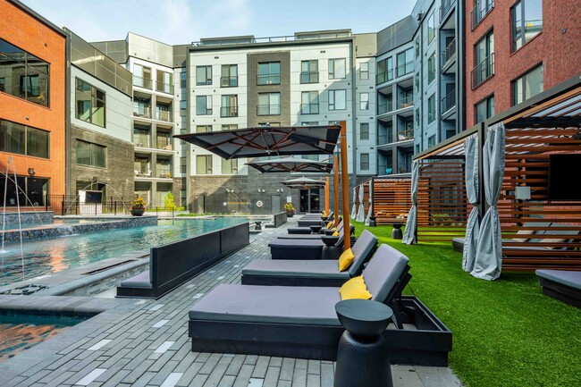 SoHo Apartments in St. Louis, MO - Foto de edificio - Building Photo