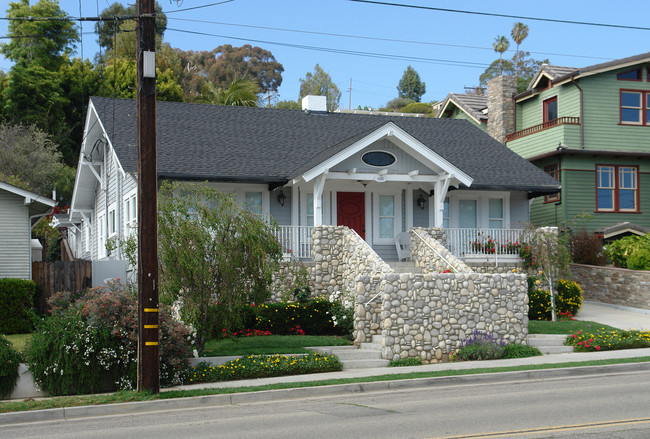 1081 Poli St in Ventura, CA - Building Photo - Building Photo