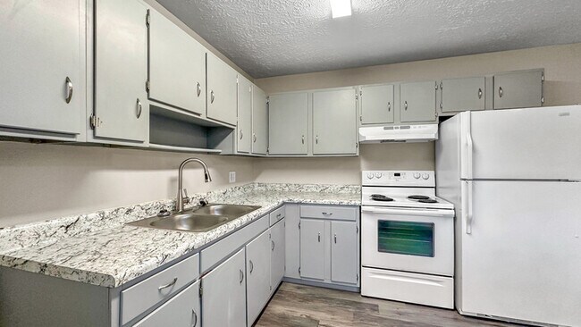 2215 Washington Pike in Knoxville, TN - Building Photo - Building Photo