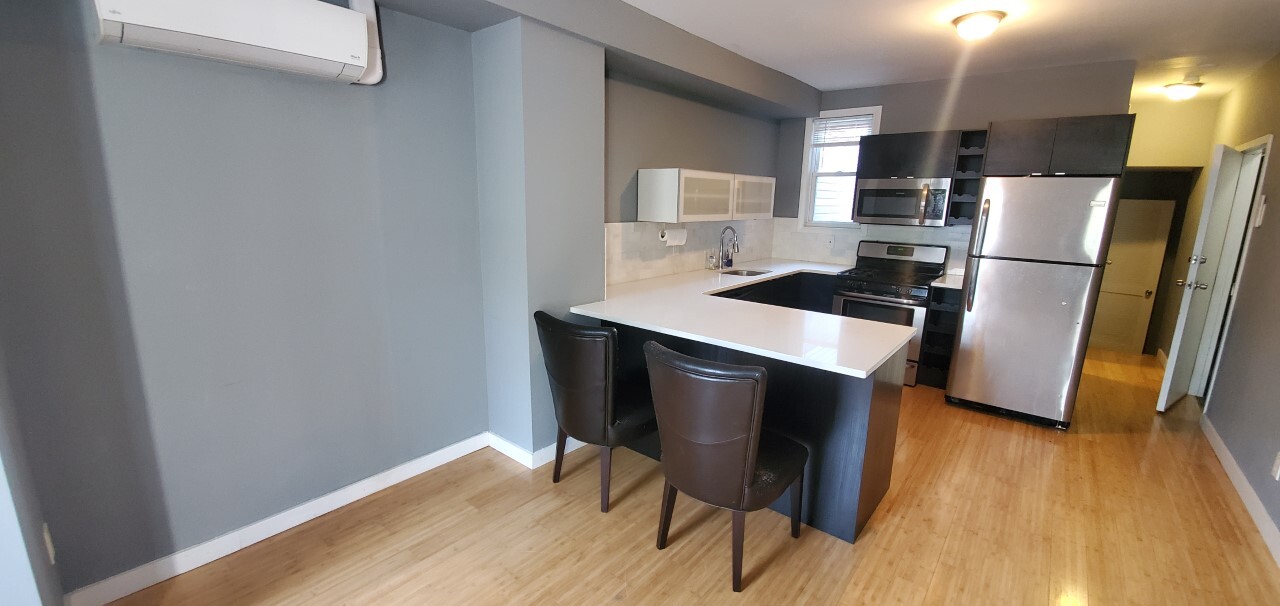 614 Wharton St in Philadelphia, PA - Building Photo