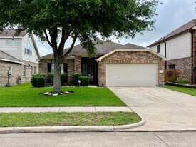 3210 Blue Bonnet Dr in Texas City, TX - Building Photo