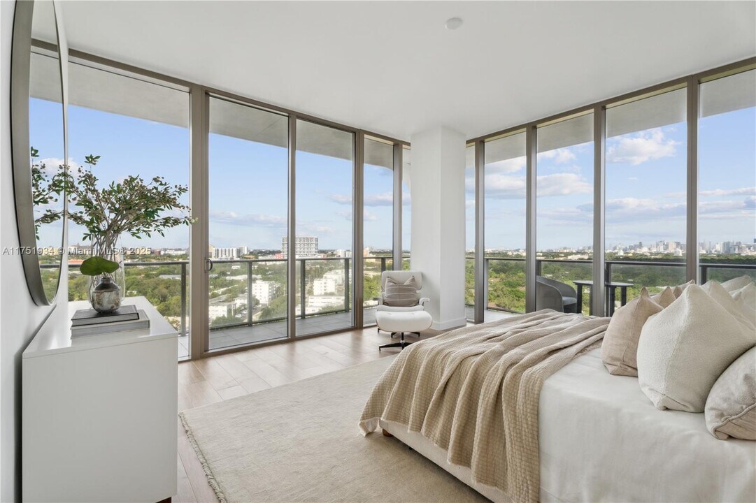 2678 Tigertail Ave, Unit 1202B in Miami, FL - Building Photo