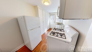 38 Gibson St in Cambridge, MA - Foto de edificio - Building Photo