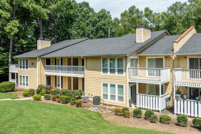 Laurel Oaks in Raleigh, NC - Building Photo - Building Photo
