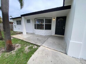 454 SW 2nd Ave in Boynton Beach, FL - Building Photo - Building Photo
