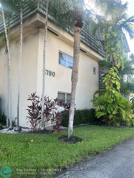 5790 Stirling Rd in Hollywood, FL - Building Photo - Building Photo