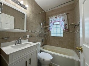 4515 N 27th St in Milwaukee, WI - Building Photo - Building Photo