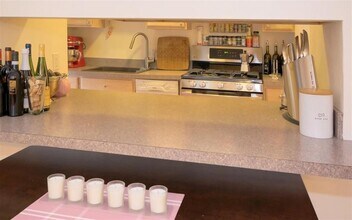 56 Market St, Unit 1 in Cambridge, MA - Foto de edificio - Building Photo