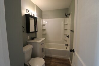 511 W Pine St in Junction City, KS - Building Photo - Building Photo