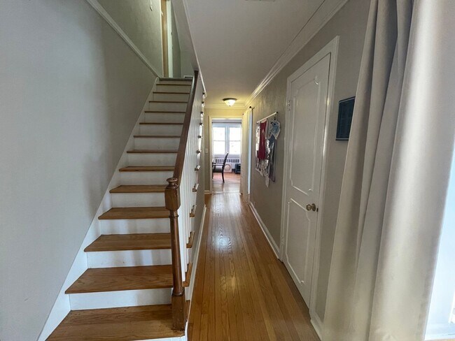 159 Mill Rock Rd in Hamden, CT - Building Photo - Building Photo