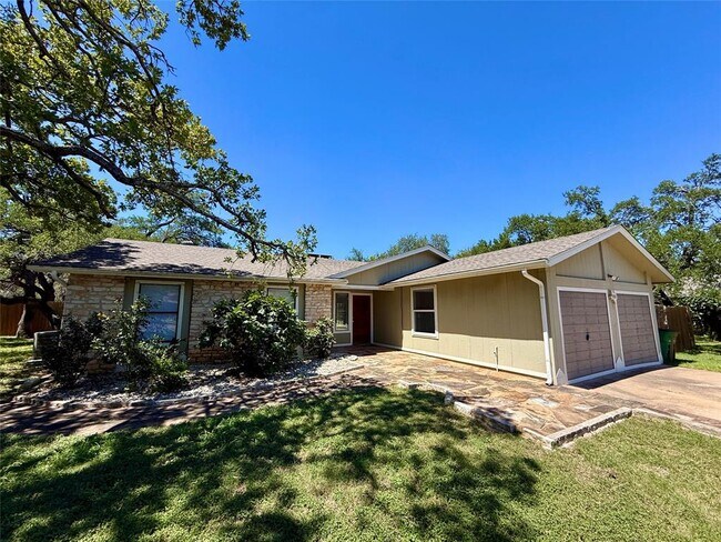 8906 Pineridge Dr in Austin, TX - Building Photo - Building Photo