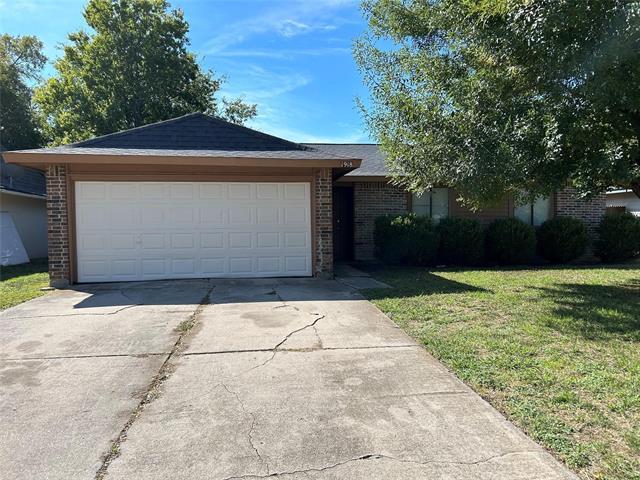 1918 Whiteoak Dr in Garland, TX - Building Photo