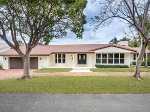 9 Gatehouse Rd in Sea Ranch Lakes, FL - Foto de edificio - Building Photo