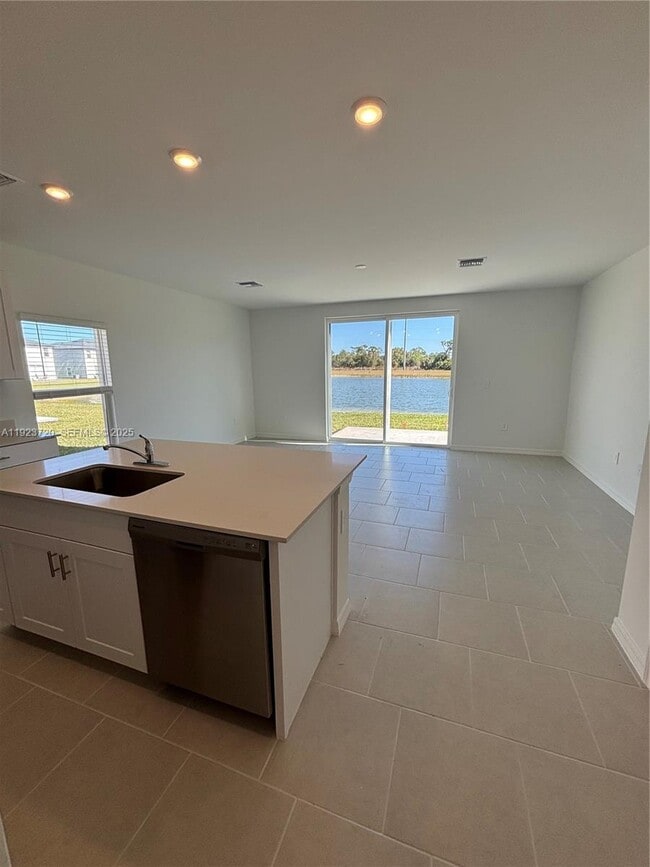 17459 Monte Isola Wy in North Fort Myers, FL - Building Photo - Building Photo