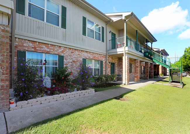 Deer Park Gardens in Deer Park, TX - Foto de edificio - Building Photo