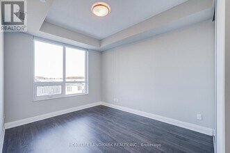 396 Hwy 7 in Richmond Hill, ON - Building Photo - Building Photo