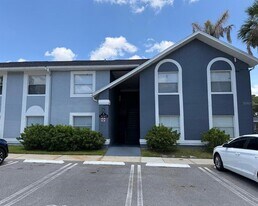 4240 Pershing Pointe Pl in Orlando, FL - Building Photo